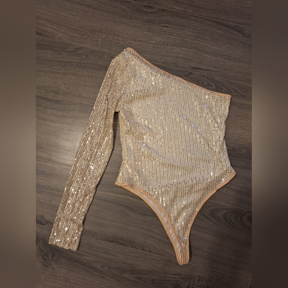 NWOT One-Shoulder Sequin Bodysuit - Picture 1 of 6